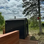 With Hot Tub Near 에벨토프트